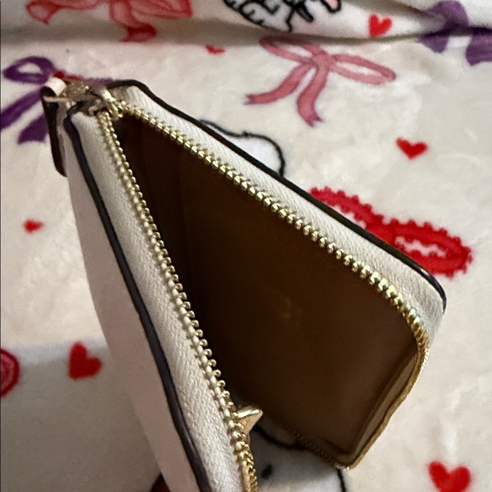 Coach Zip Around Wallet in Chalk (off-white) pebbled leather EUC - Picture 10 of 16